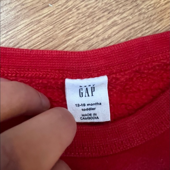 Gap Kids AWESOME red crew neck sweatshirt size 12-18 months - Picture 3 of 4
